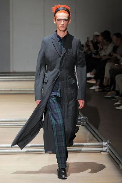 Look 32
